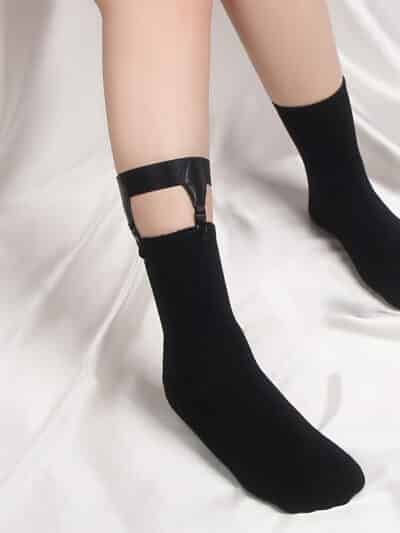 Black non-slip single leg loop with clip